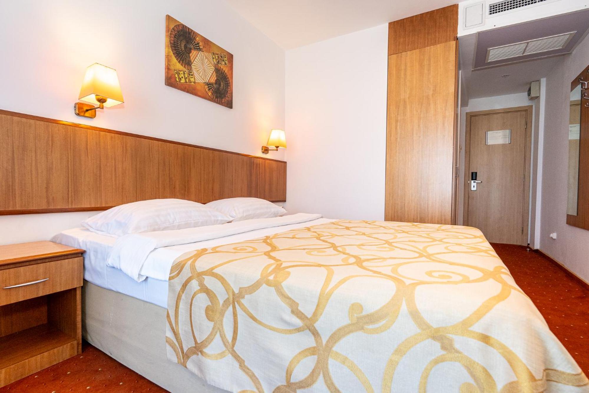 Hotel Safir Blue 3*