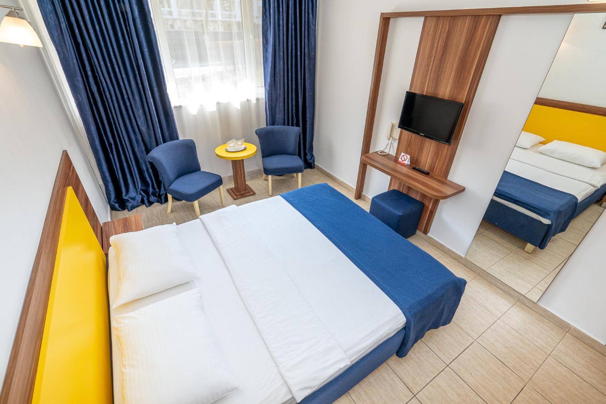 Hotel Safir Blue 3*