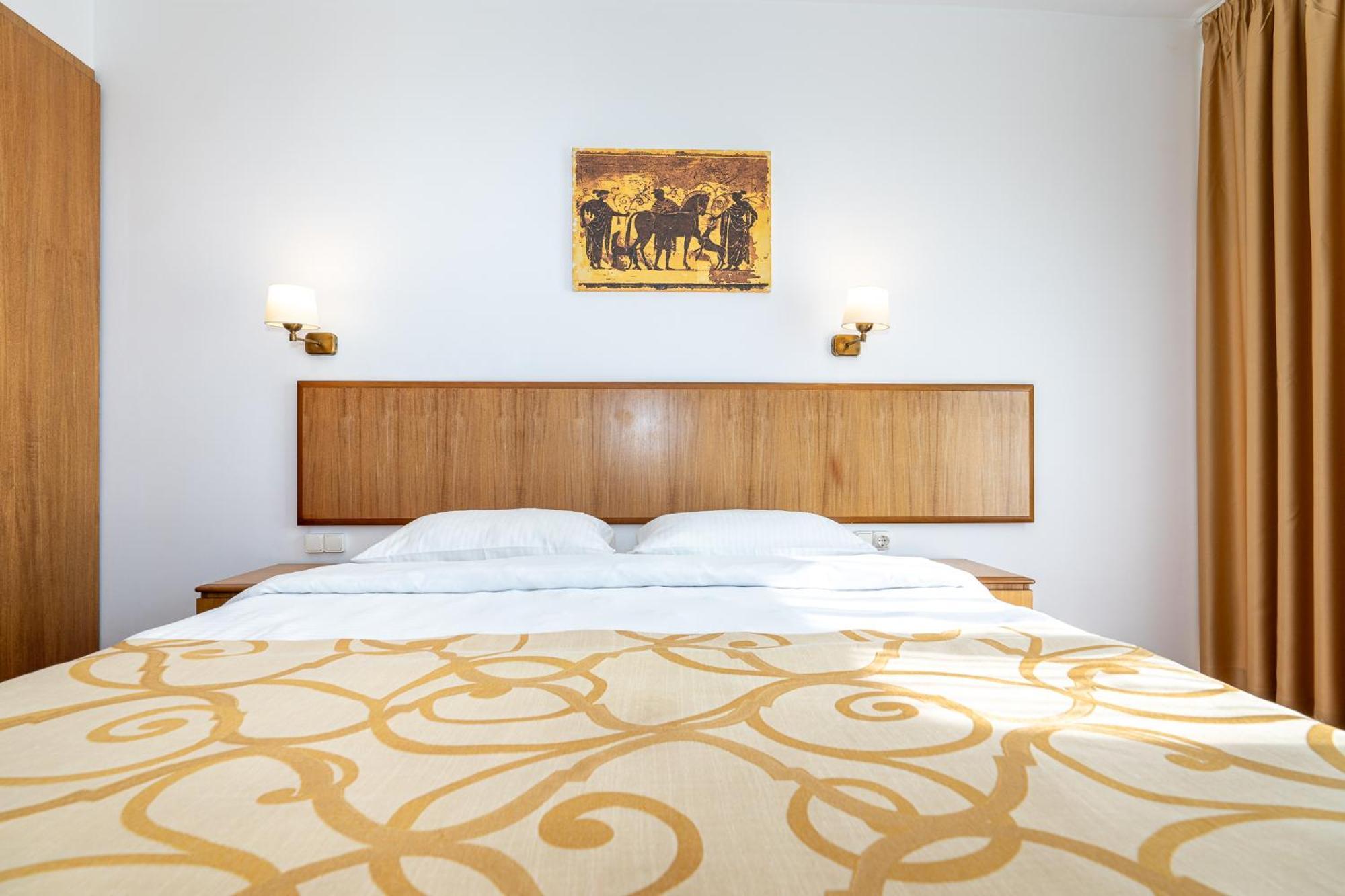 Hotel Safir Blue Saturn