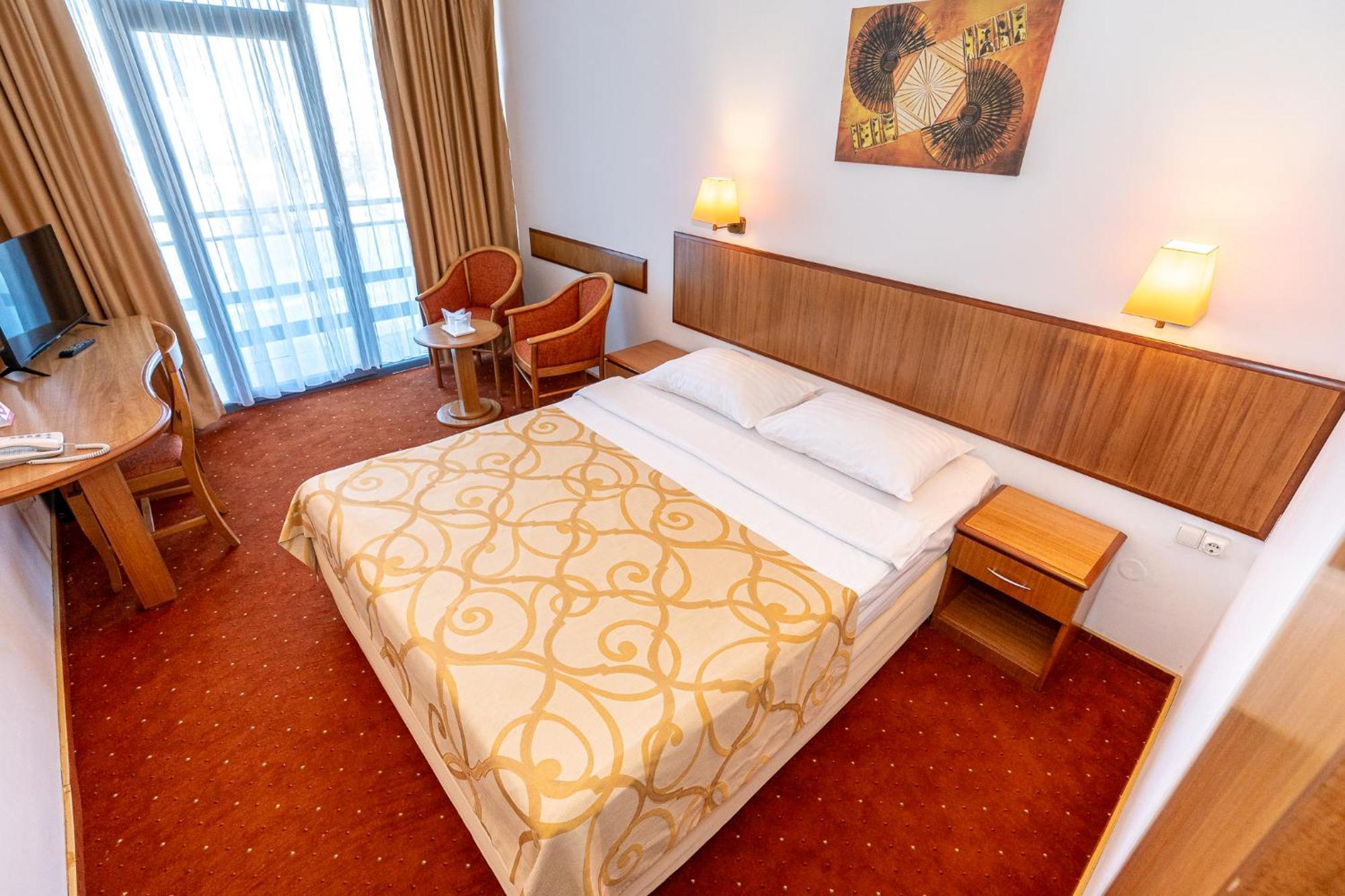 Hotel Safir Blue 3*