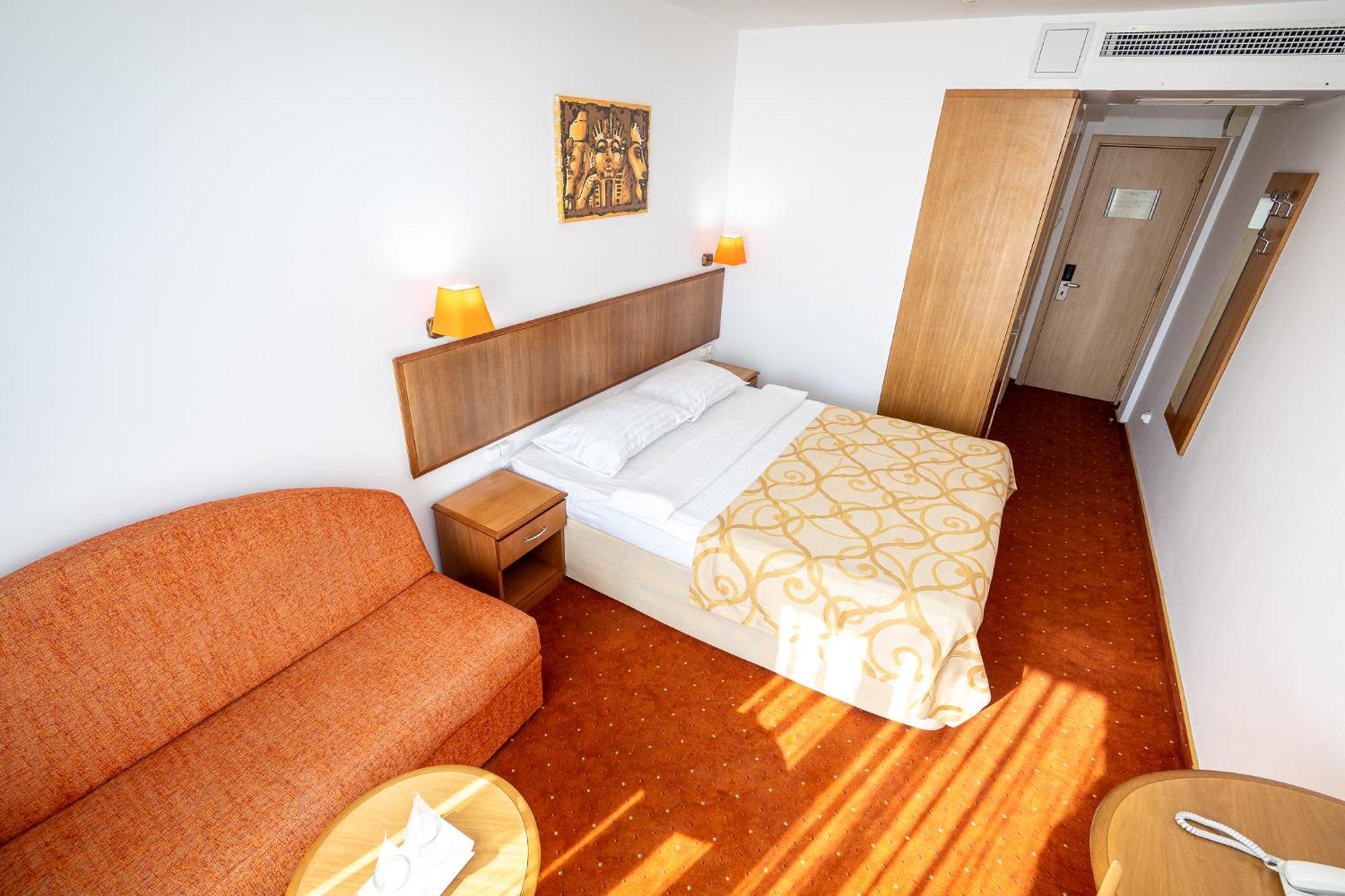 Hotel Safir Blue Saturn